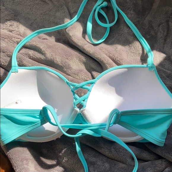 Hollister bikini top - Picture 2 of 3